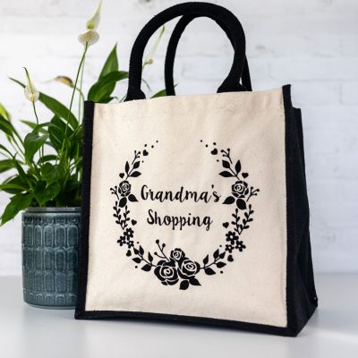 Important Grandma wreath canvas bag (Black) perfect gift for Grandma for Mothers Day or birthdays