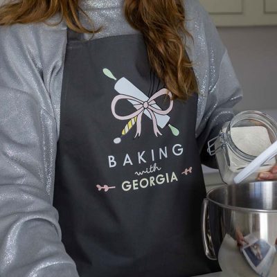 Personalised baking apron (Adult - Grey) is a perfect gift for a keen baker and fully personalisable with a name of your choice