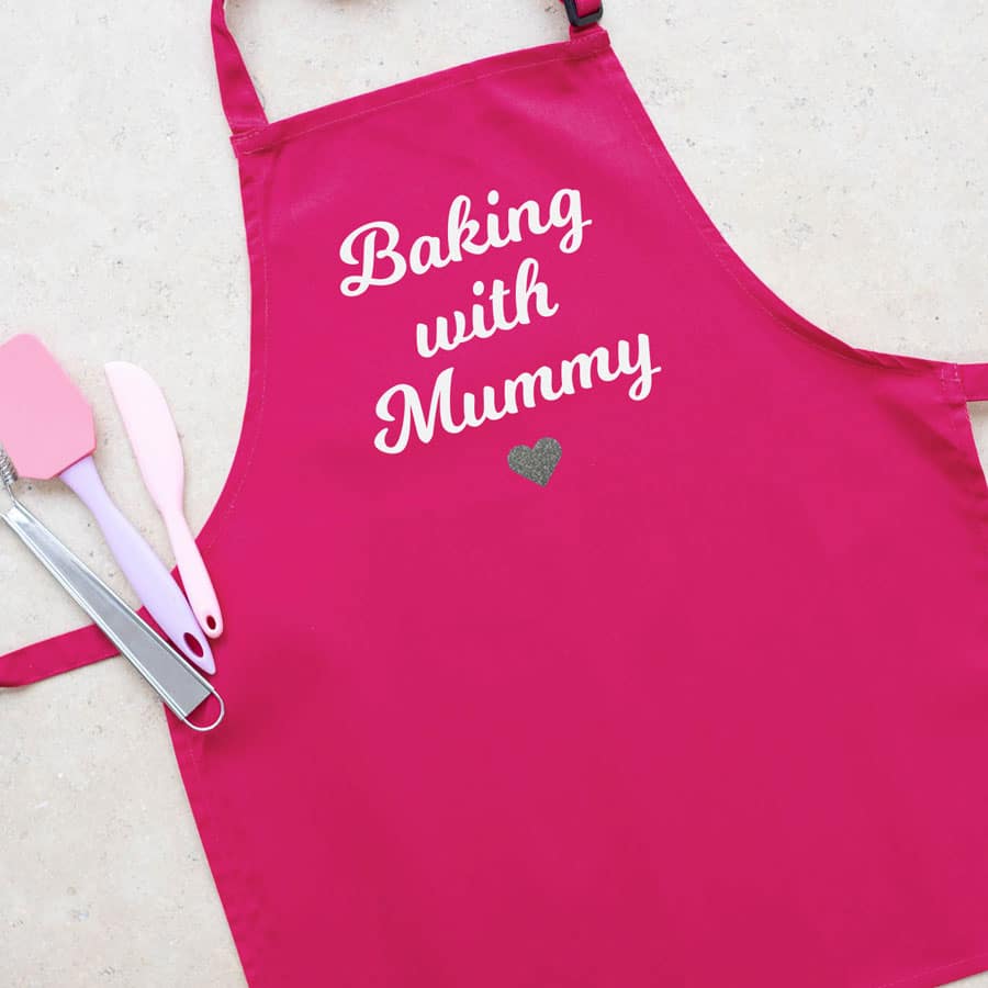 Personalised baking with apron (Child) with heart (Pink) a perfect gift for children who love to help you bake!