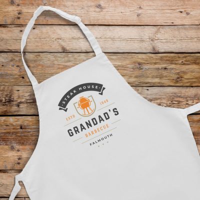 Personalised kettle barbecue apron (Adult) in white is a perfect gift for a brother, father or grandad on their birthday or as a gift for father's day