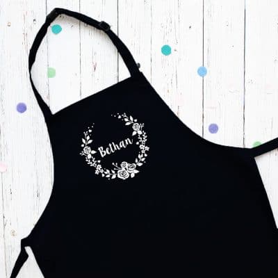 Personalised wreath apron (Black) perfect gift for a birthday or christmas