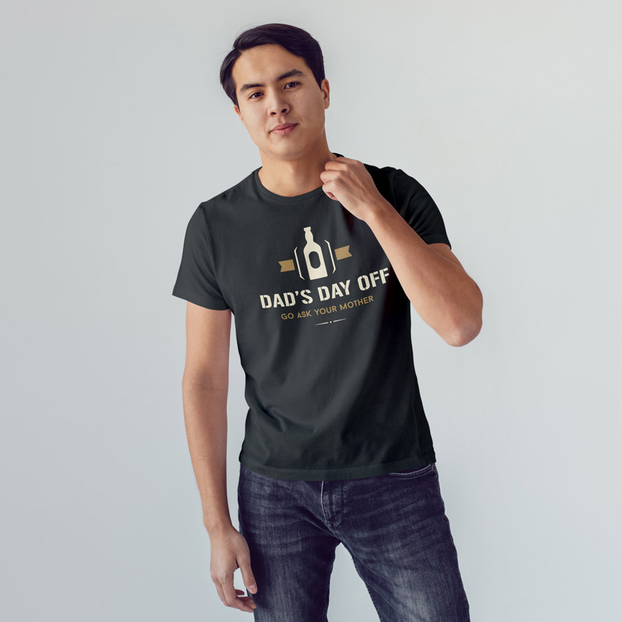 Dad's Day Off Men's T-shirt (Grey) perfect gift for fathers day, birthday or Christmas