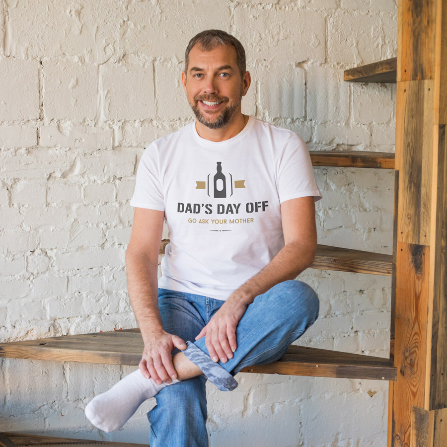 Dad's Day Off Men's T-shirt (White) perfect gift for fathers day, birthday or Christmas