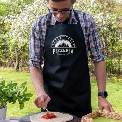 pizzeria apron in black