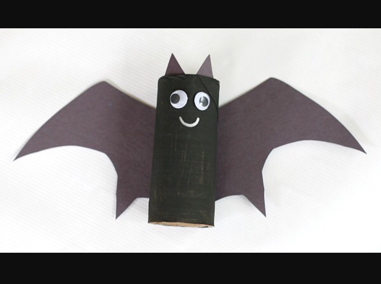 Toilet roll bats perfect Halloween craft idea